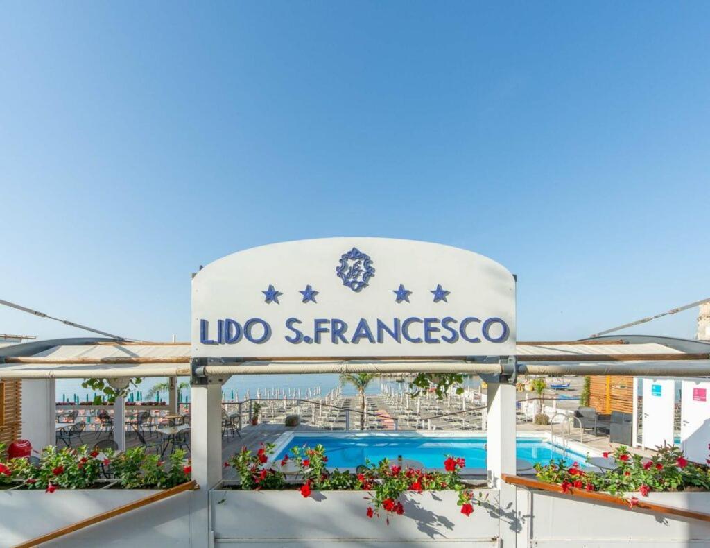 Hotel San Francesco Майори Екстериор снимка