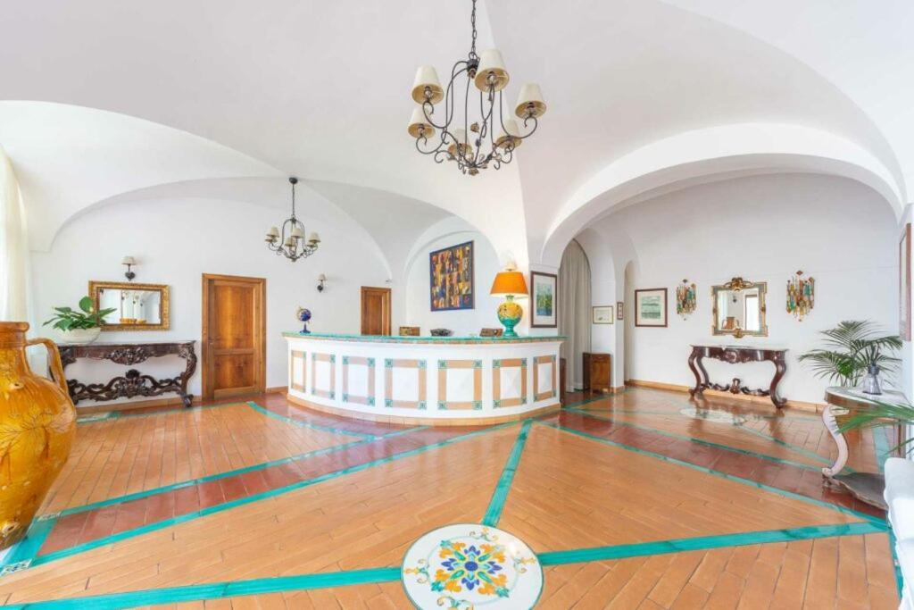 Hotel San Francesco Майори Екстериор снимка