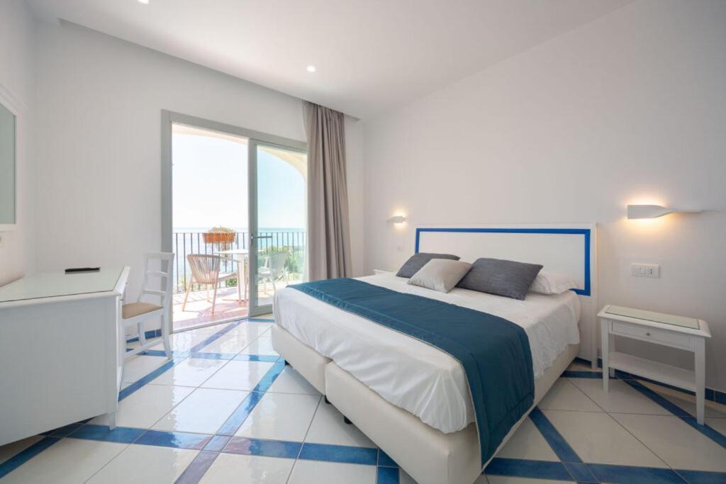 Hotel San Francesco Майори Екстериор снимка