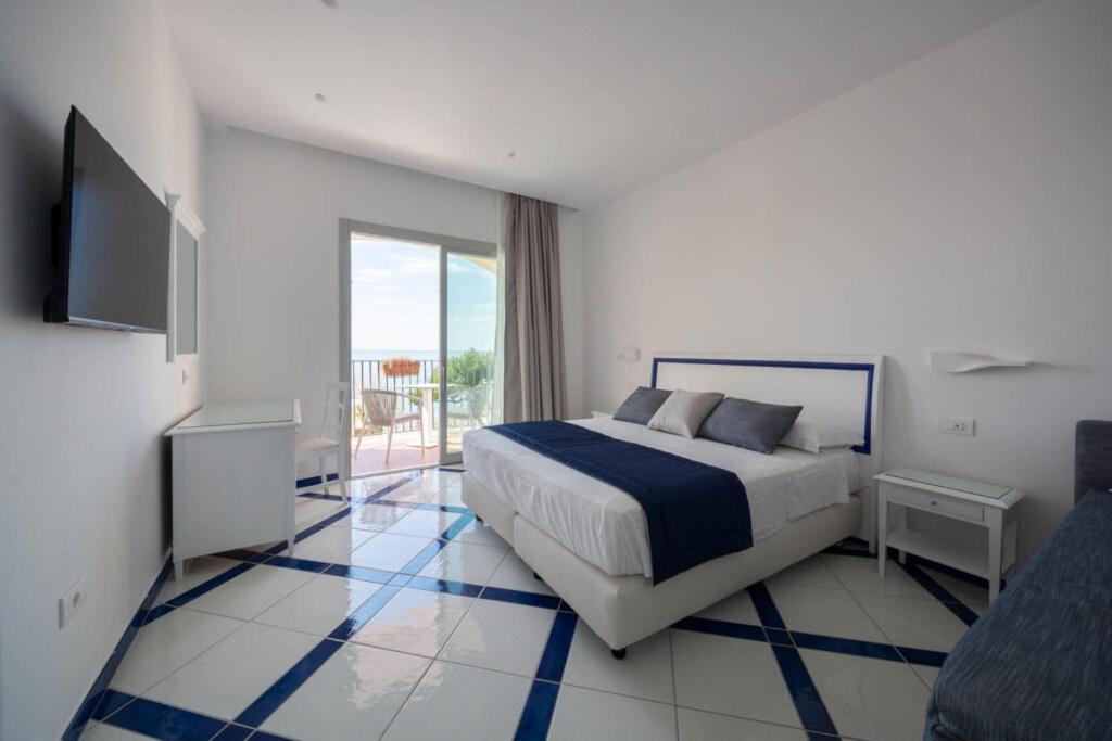 Hotel San Francesco Майори Екстериор снимка